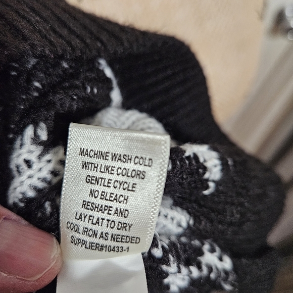 Girls Self Esteem Black and White Print Sweater Size 16 - Picture 10 of 11